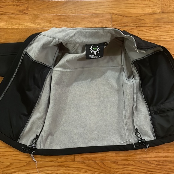 BONE COLLECTOR - Boys Zip Up Black Jacket with Gray Fleece Lining- Size Small - Picture 9 of 9